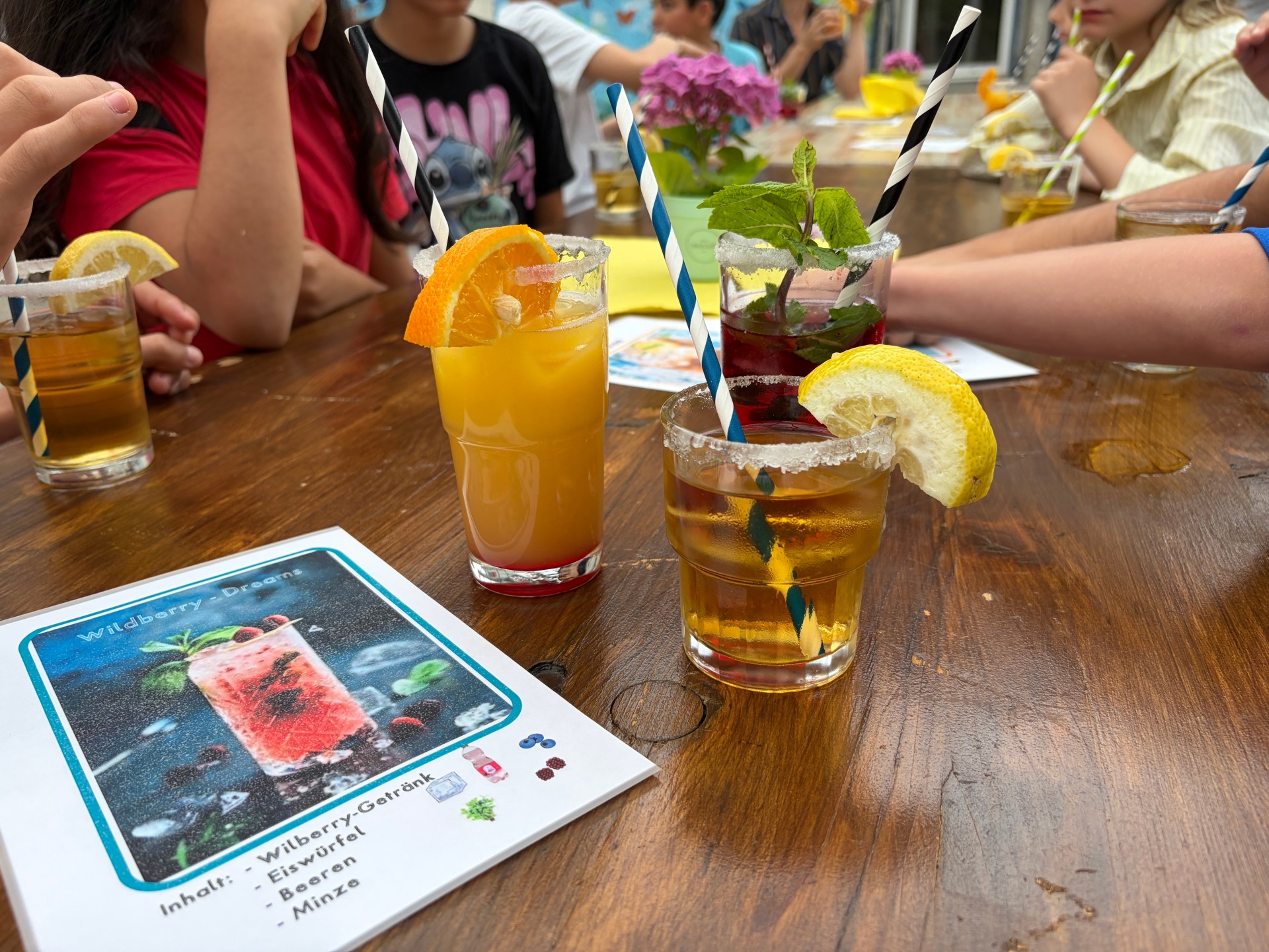 Die drei fertig gemixten Saft-Cocktails.